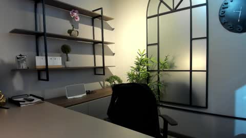 Snapshot of labrinthteasing chatting on 10-10-25, 12:04 labrinthteasing online show from 10-10-25, 12:04