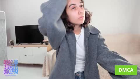 Mai online show from 09-25-25, 04:43