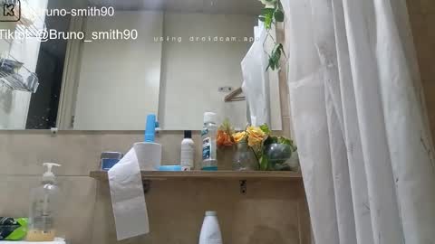 Snapshot of lacasadelosmunecosbq chatting on 02-27-26, 03:39 Bruno Smith online show from 02-27-26, 03:39