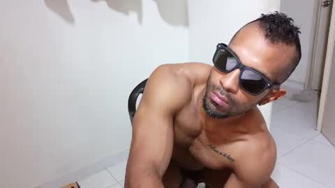 Snapshot of lacasadelosmunecosbq chatting on 03-27-26, 05:13 Bruno Smith online show from 03-27-26, 05:13