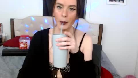 Lacey Phoenix online show from 10-19-25, 01:17