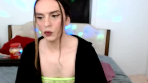 Snapshot of laceyphoenix1 chatting on 02-22-26, 03:51 Lacey Phoenix online show from 02-22-26, 03:51