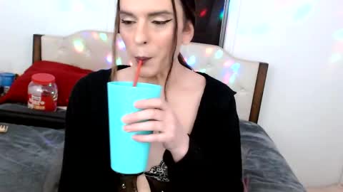 Snapshot of laceyphoenix1 chatting on 03-20-26, 02:38 Lacey Phoenix online show from 03-20-26, 02:38