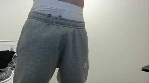 Snapshot of lacky13c_m chatting on 01-25-25, 11:32 Lacky online show from 01-25-25, 11:32