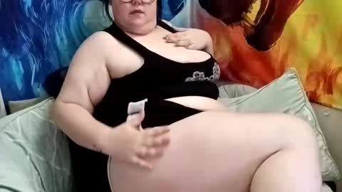 Snapshot of lacy_deville chatting on 04-12-26, 04:01 lacy_deville online show from 04-12-26, 04:01