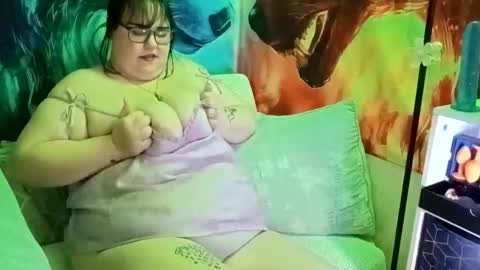 Snapshot of lacy_deville chatting on 04-26-26, 06:05 lacy_deville online show from 04-26-26, 06:05