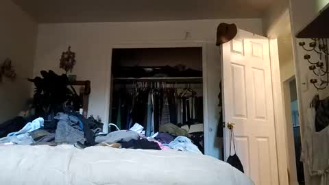 lacybell online show from 10-04-25, 01:20