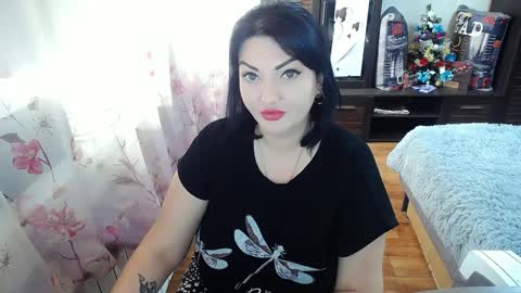 lady_boom_ online show from 01-02-25, 10:37