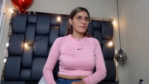 LADY  online show from 02-18-25, 01:43