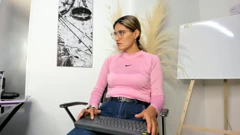 LADY  online show from 03-05-25, 01:52