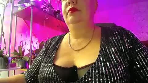 Lady Gloria online show from 12-28-24, 01:06
