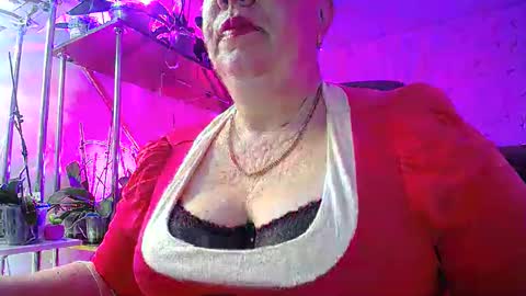 Lady Gloria online show from 12-29-24, 05:10