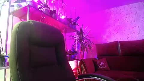 Lady Gloria online show from 12-29-24, 08:11