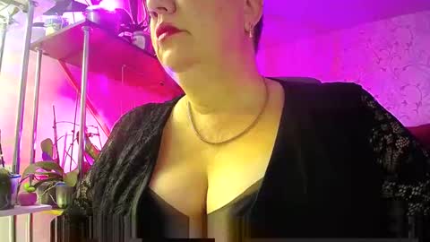 Lady Gloria online show from 01-04-25, 01:21