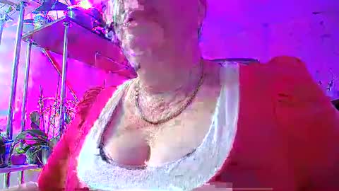Lady Gloria online show from 01-06-25, 02:25