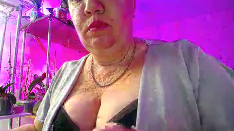 Lady Gloria online show from 01-24-25, 06:46