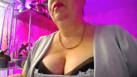 Lady Gloria online show from 01-26-25, 09:40