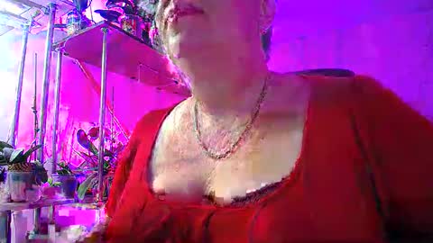 Lady Gloria online show from 01-28-25, 08:36