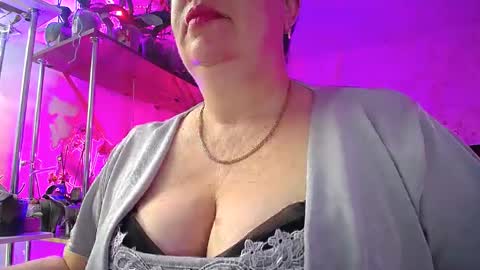 Lady Gloria online show from 03-01-25, 05:20