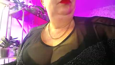 Lady Gloria online show from 12-18-25, 10:54