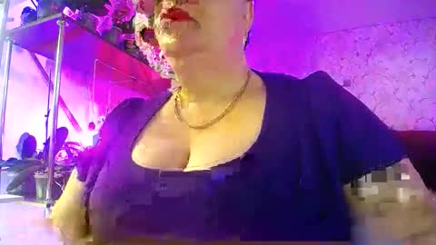 Lady Gloria online show from 04-04-26, 05:49
