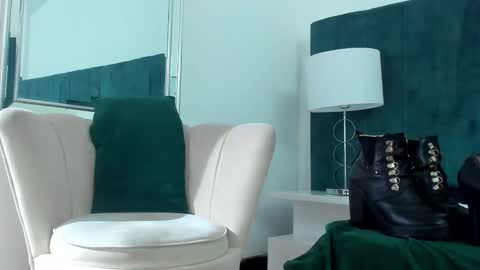 Lady godss online show from 12-29-24, 04:27