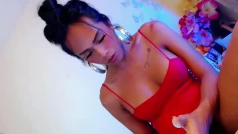 Snapshot of lady_in_black18 chatting on 12-12-24, 02:37 Stella online show from 12-12-24, 02:37