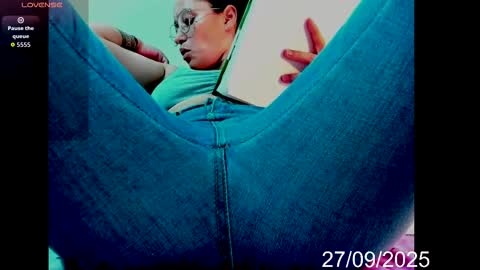 Snapshot of lady_jhana chatting on 09-27-25, 01:38 Jhana online show from 09-27-25, 01:38