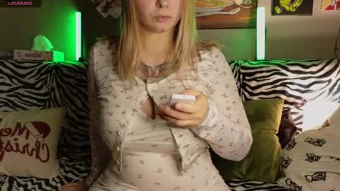 KENDALL  NATHANPVT IS OPEN online show from 09-20-25, 11:33