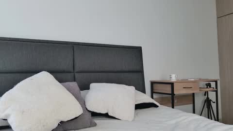    700  1300 -5 online show from 01-18-26, 12:31