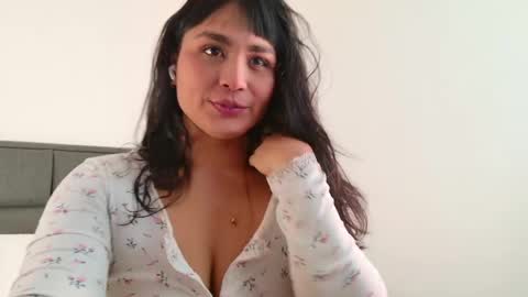    700  1300 -5 online show from 05-13-26, 02:58