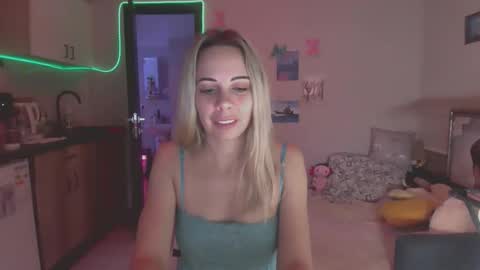 lady_smile69 online show from 10-07-25, 04:53