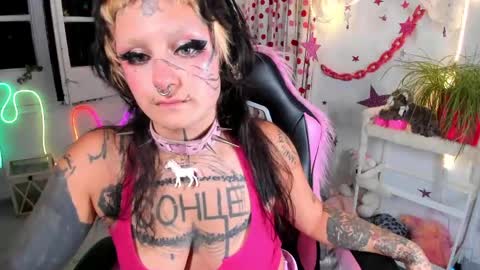 Snapshot of lady_sontse_ chatting on 05-29-26, 07:45 Mia online show from 05-29-26, 07:45