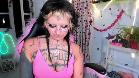 Snapshot of lady_sontse_ chatting on 05-31-26, 08:32 Mia online show from 05-31-26, 08:32