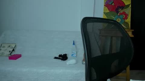 Sophie   online show from 10-15-25, 03:45