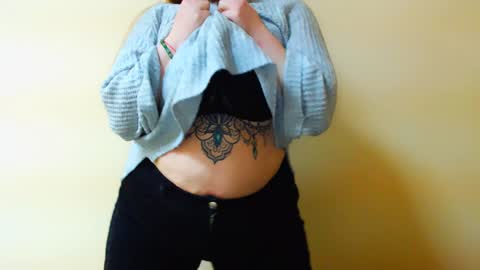 Hello  Im Tiana - topless model. online show from 01-08-25, 06:20