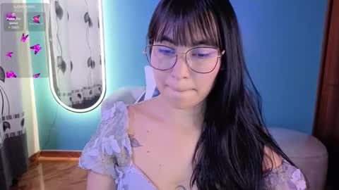 Snapshot of lady_violet_bridgerton_a chatting on 10-14-25, 07:58 Lady Violet Bridgerton online show from 10-14-25, 07:58