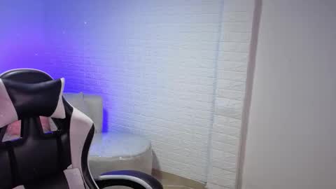 Snapshot of lady_violet_bridgerton_a chatting on 10-30-25, 07:58 Lady Violet Bridgerton online show from 10-30-25, 07:58