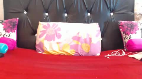 ladybear2001 online show from 01-23-25, 02:33