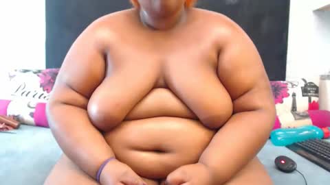 ladybear2001 online show from 09-23-25, 11:57