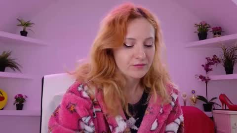 Sima Ladybigsmile online show from 09-15-25, 02:00