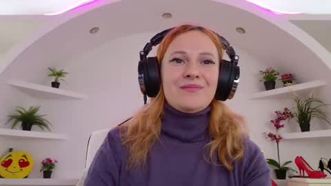 Sima Ladybigsmile online show from 09-18-25, 06:26