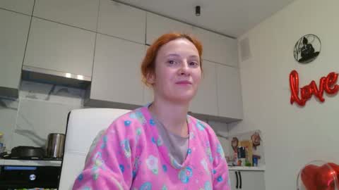 Sima Ladybigsmile online show from 02-08-26, 06:00