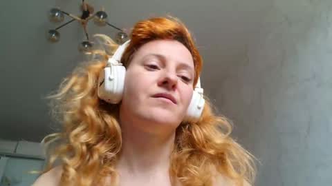 Sima Ladybigsmile online show from 05-02-26, 10:09