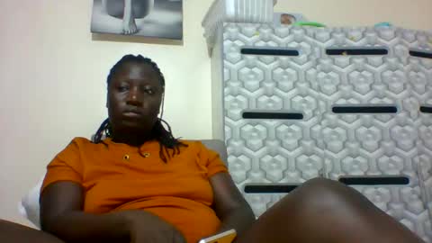 lindah32 online show from 01-14-25, 06:07