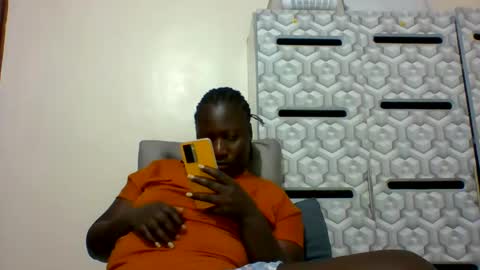 lindah32 online show from 01-26-25, 07:31