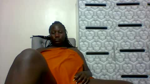 lindah32 online show from 01-27-25, 01:37