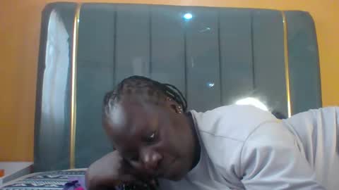 lindah32 online show from 10-01-25, 08:20