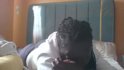 lindah32 online show from 10-23-25, 12:37