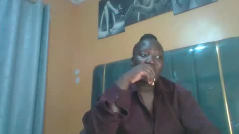 lindah32 online show from 05-01-26, 09:19